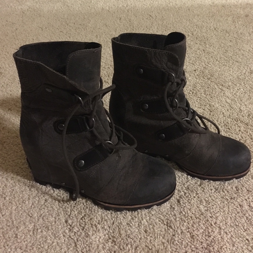 Sorel size 8 boots